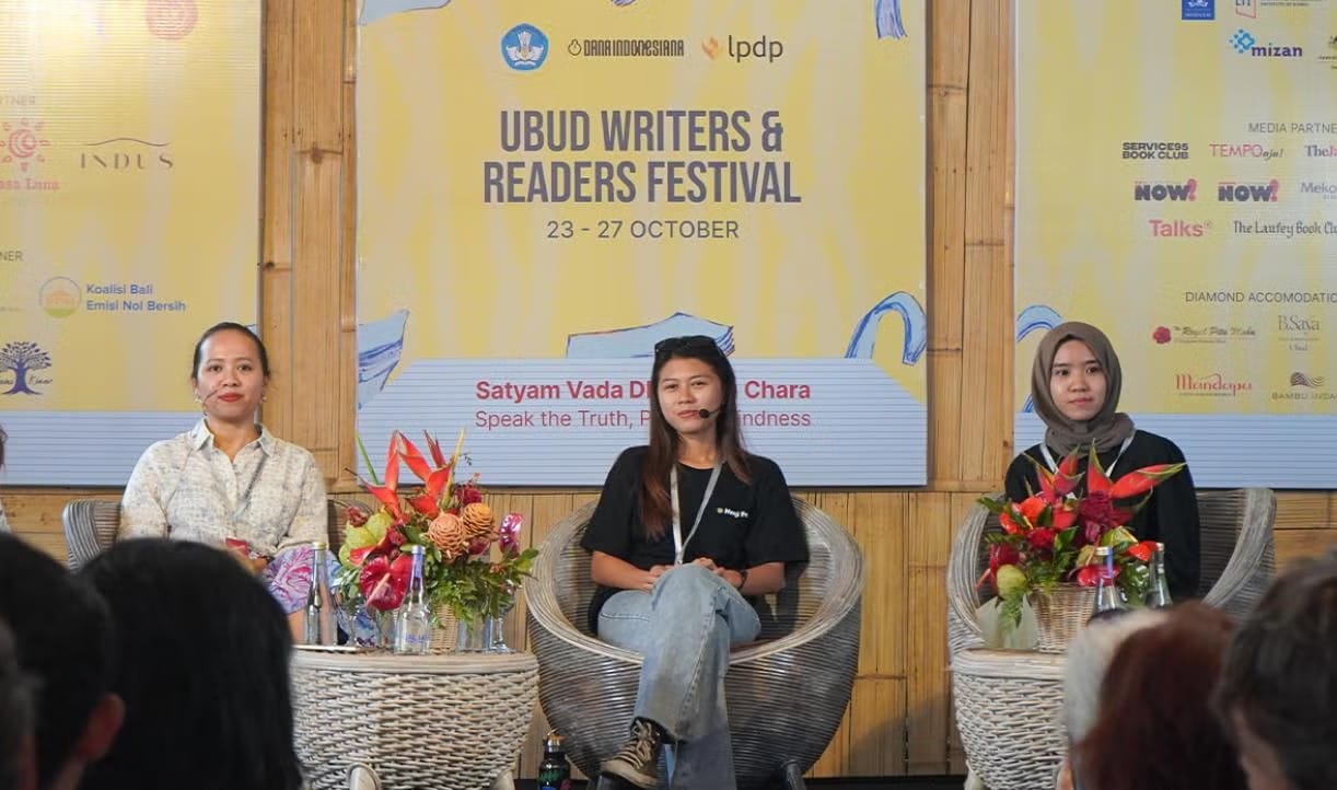 featured image for post Diskusi panel bertajuk “Bali Net Zero Emission Coalition: A Collaborative Efoort to Transform Climate Ambition into Action” pada Ubud Writers and Readers Festival  2025